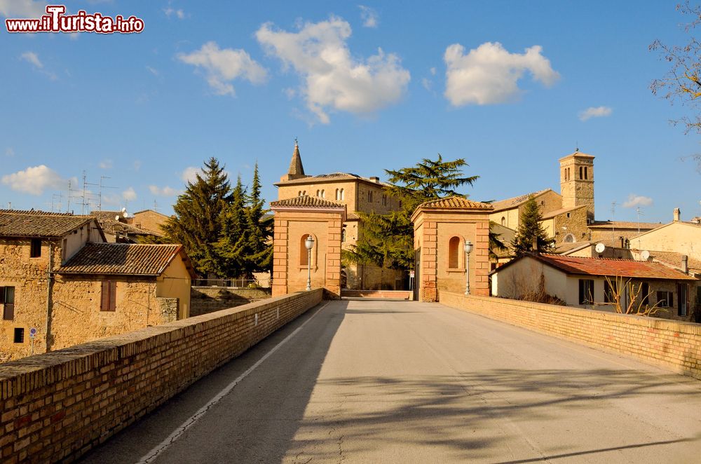 Immagine Una veduta di Bevagna, Umbria, Italia. Questo comune in provincia di Perugia conta circa 5.200 abitanti.