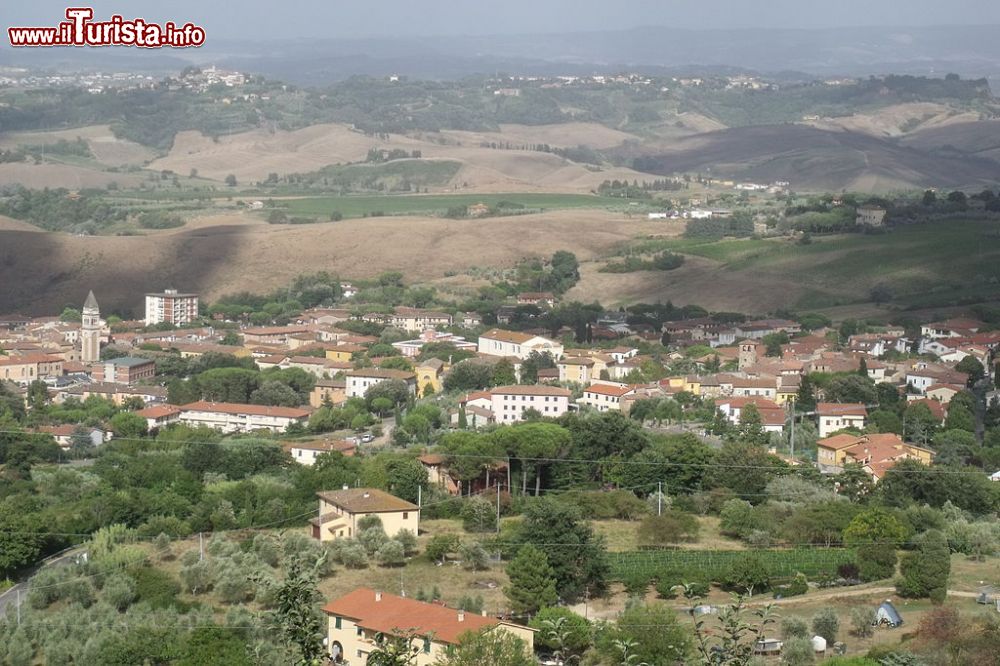 Immagine Panorama delle colline e del borgo di Casciana Terme in Toscana - © LigaDue - CC BY 3.0, Wikipedia