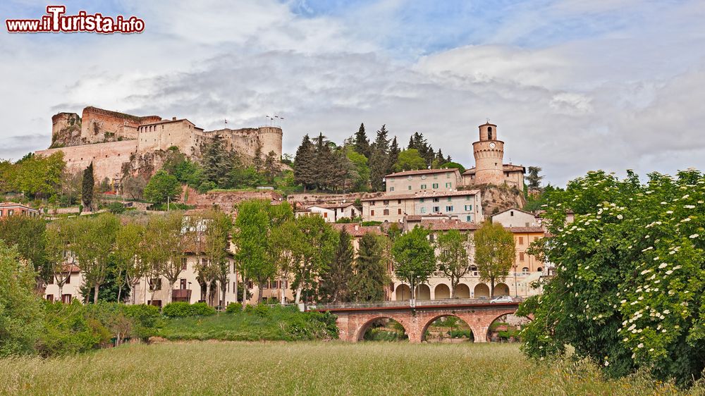Immagine Panorama di Castrocaro Terme, la città termale nelle colline dell'Emilia Romagna