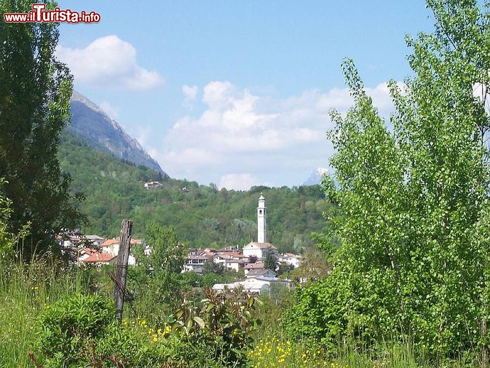 Immagine Panorama di Cesiomaggiore in provincia di Belluno in Veneto - © Sandro.maoret, Pubblico dominio, Wikipedia