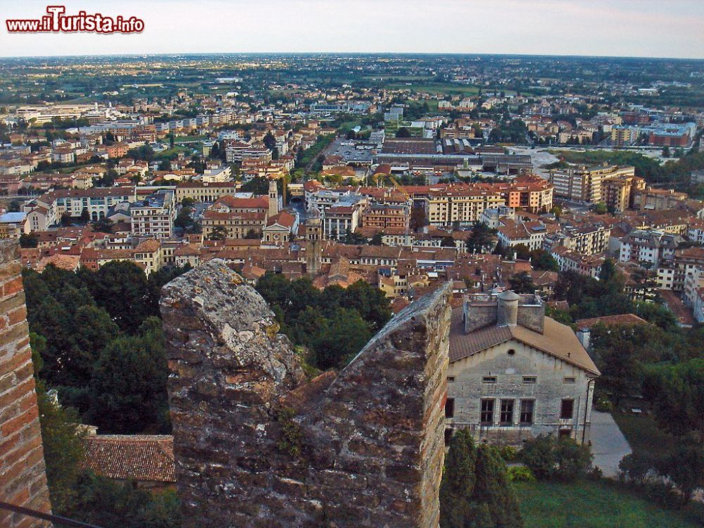 Immagine Panorama di Conegliano come è vista dal Castello sul Colle Giano - © Paolo Steffan - CC BY-SA 3.0, Wikipedia