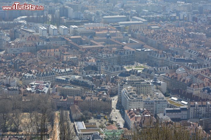 Immagine Panorama di Grenoble dalla Bastille, Francia.