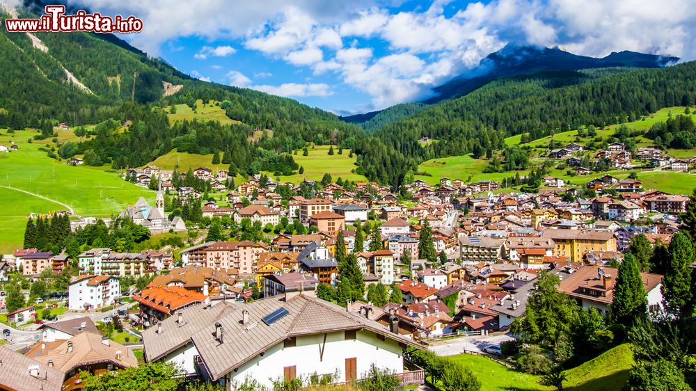 Immagine Panorama di Moena, la porta sud della Valle di Fassa in Trentino Alto Adige.