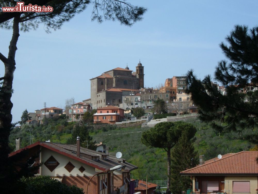 Immagine Panorama di Monte Porzio Catone sui Castelli Romani, nel Lazio  - ©  Croberto68, CC BY-SA 3.0, Wikipedia