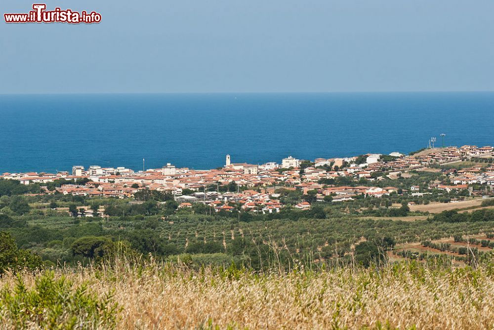 Immagine Panorama di San Vincenzo, Costa degli Etruschi, Toscana - © Hermann Hammer (Haneburger) -  CC0, Wikipedia