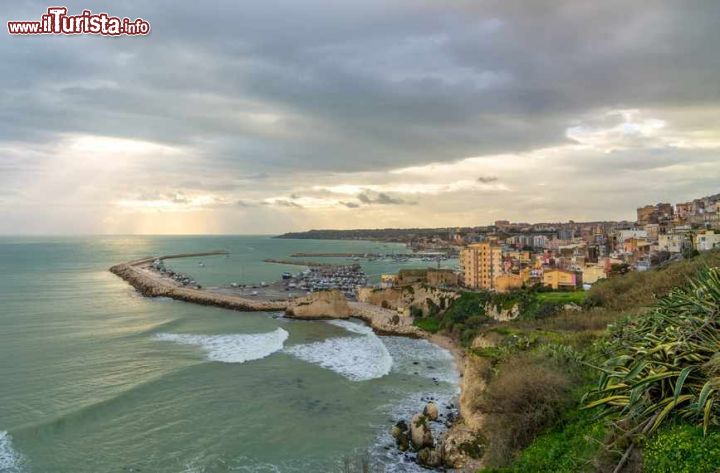 Immagine Il panorama di Sciacca e la costa sud-occidentale della Sicilia - © Eddy Galeotti / Shutterstock.com