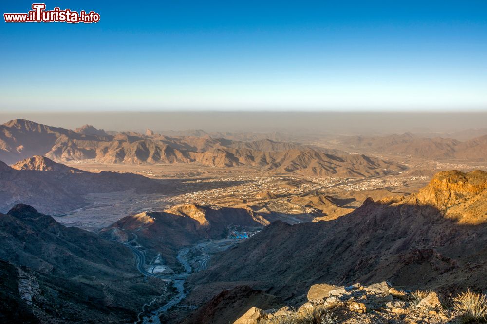 Immagine Panorama di un suggestivo passo di montagna nei pressi di Ta'if, Arabia Saudita.