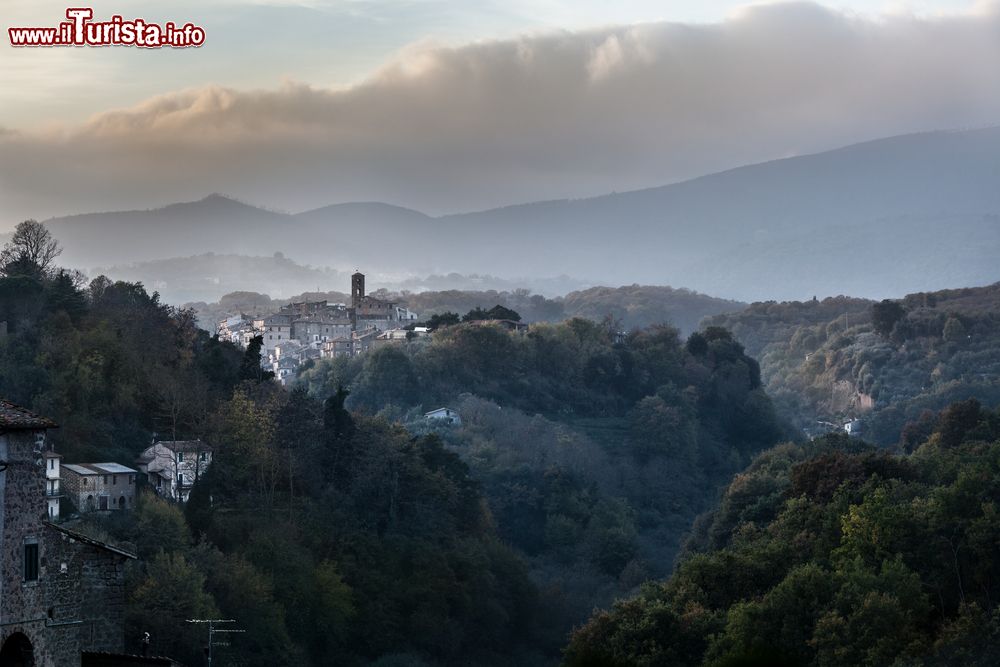 Immagine Panorama di Vignanello in una giornata autunnale nel Lazio