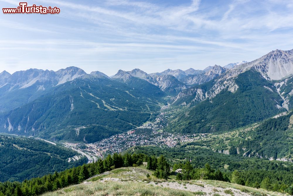 Immagine Panorama estivo di Bardonecchia e la Val di Susa in Piemonte