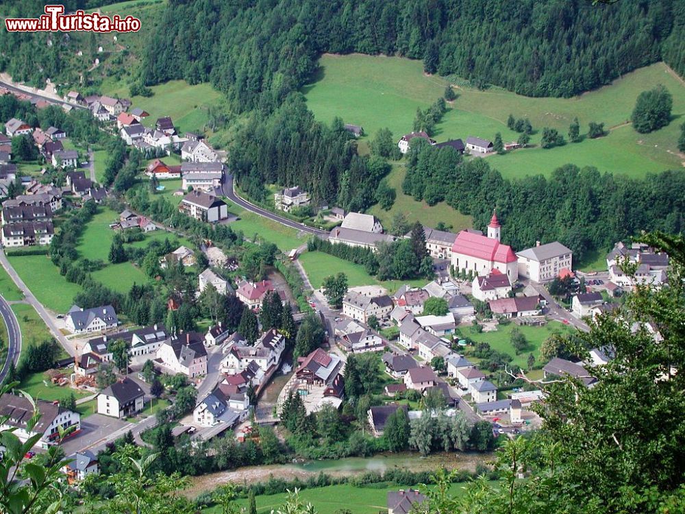 Immagine Panorama estivo di Gostling an der Ybbs fotografata dall'alto, Austria - © Herbert Ortner - CC BY 2.5, Wikipedia