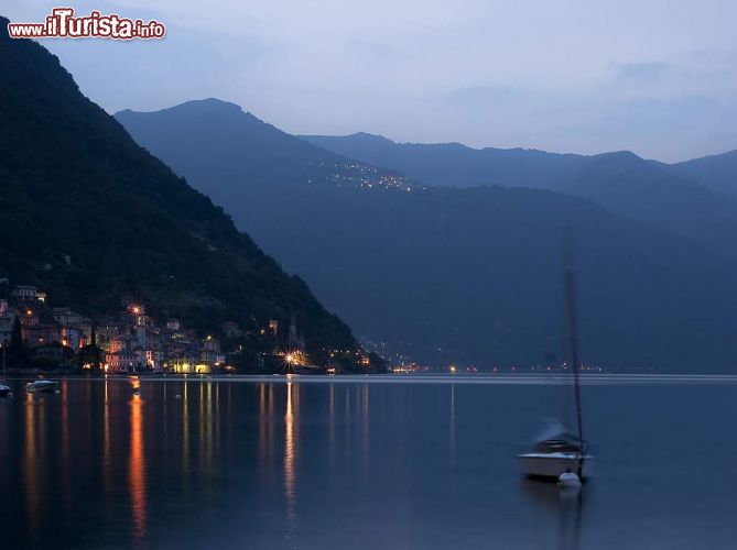 Immagine Panorama serale del Lago di Como fotografato da Brienno