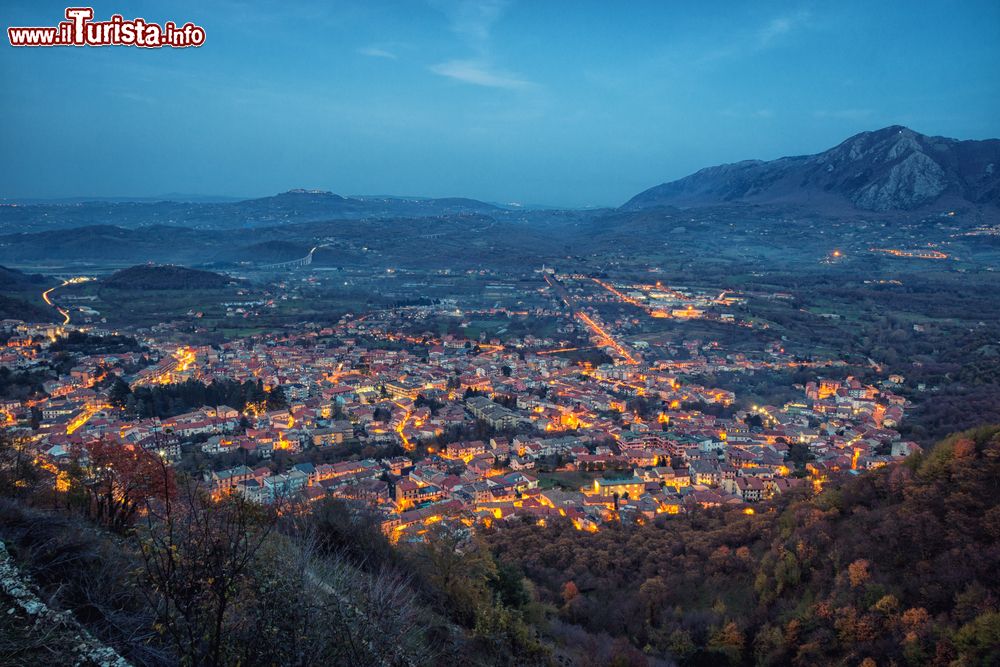 Immagine Panorama serale di Montella in Irpinia, Provincia di Avellino, Campania