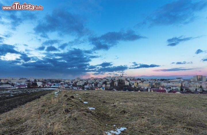 Immagine Un'immagine invernale di Suceava, Romania. La città conta circa 110.000 abitanti e si trova nella regione storica della Bucovina - foto © Tiberiu Sahlean / Shutterstock.com
