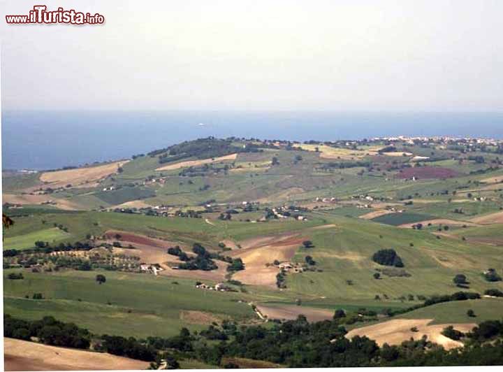 Immagine Il panorama verso il mare dal borgo di Palata in Molise