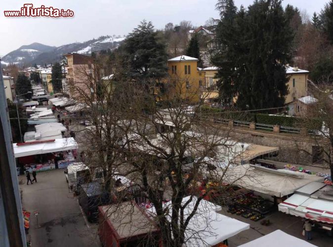 Immagine Panoramica di Traversetolo e le colline a Sud di Parma, dopo una nevicata