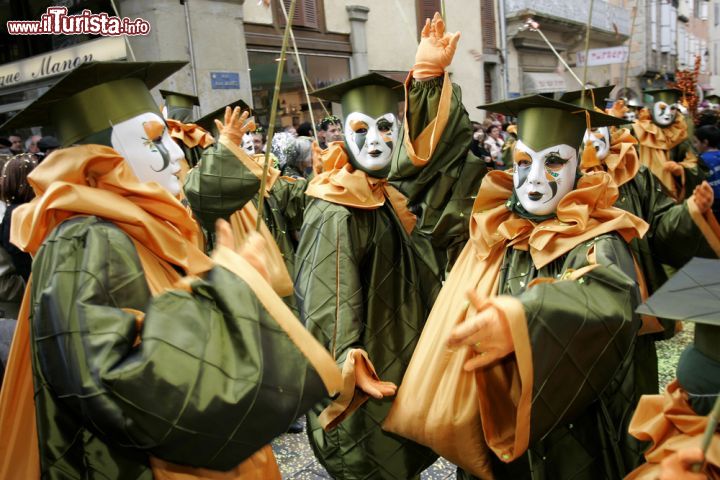 Immagine La parata di Carnevale a Limoux in Francia- © david muscroft / Shutterstock.com