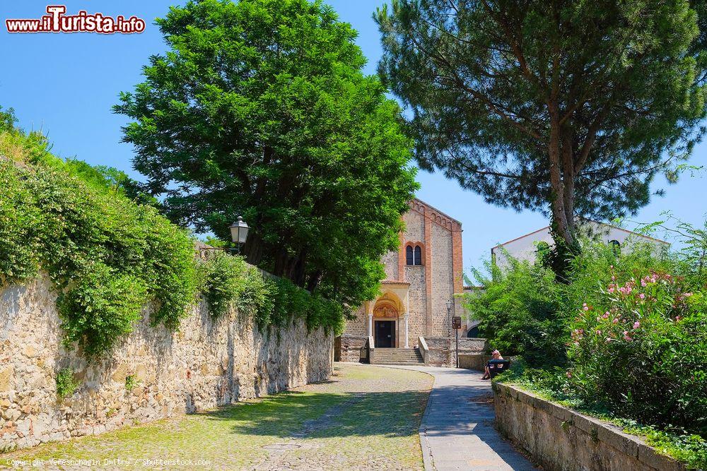 Immagine Parco nella città di Monselice, Veneto, Italia. Siamo in provincia di Padova, in un grazioso borgo a sud del capoluogo veneto - © Vereshchagin Dmitry / Shutterstock.com