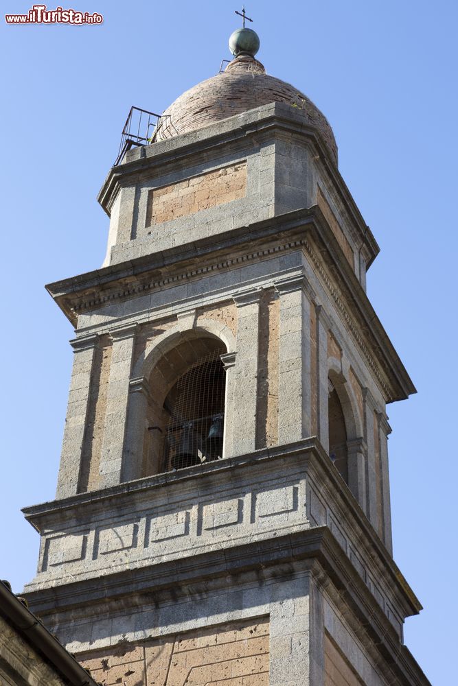 Immagine Particolare architettonico del campanile di Sant'Agostino a Acquapendente, provincia di Viterbo, Lazio.