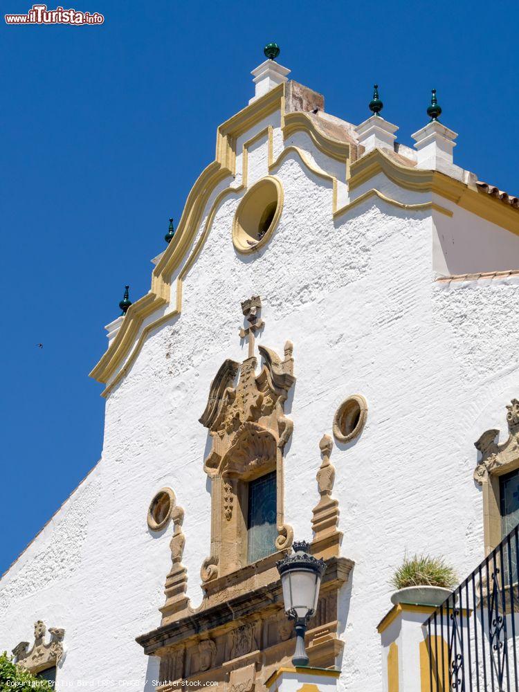 Immagine Particolare architettonico della chiesa di Nuestra Senora de los Remedios a Estepona, Spagna  - © Philip Bird LRPS CPAGB / Shutterstock.com