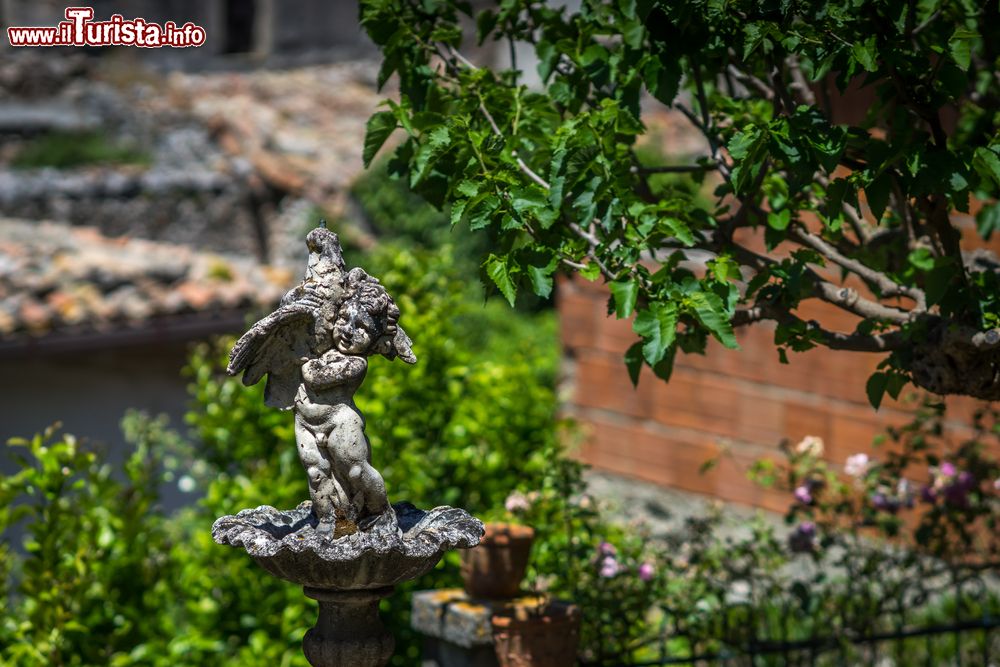 Immagine Particolare architettonico nel borgo di Novara di Sicilia