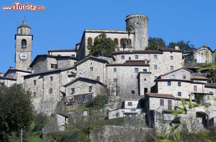 Immagine Particolare del borgo di Bagnone siamo in Lunigiana Toscana - © LEONARDO VITI / Shutterstock.com