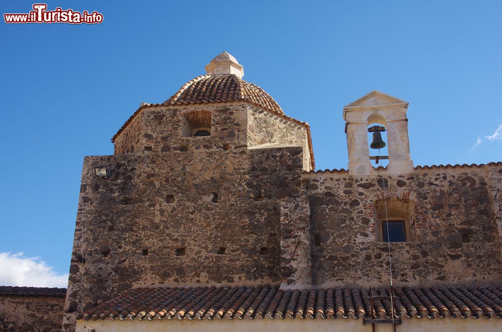 Immagine Particolare del Duomo nel centro storico di Orosei in Sardegna