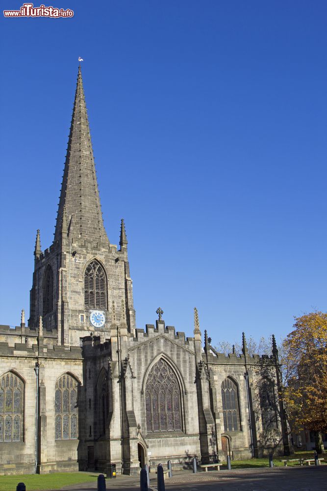 Immagine Particolare della cattedrale di Sheffield, South Yorkshire, Inghilterra. Costruita nel XIX° secolo, è un importante esempio di architettura neogotica.