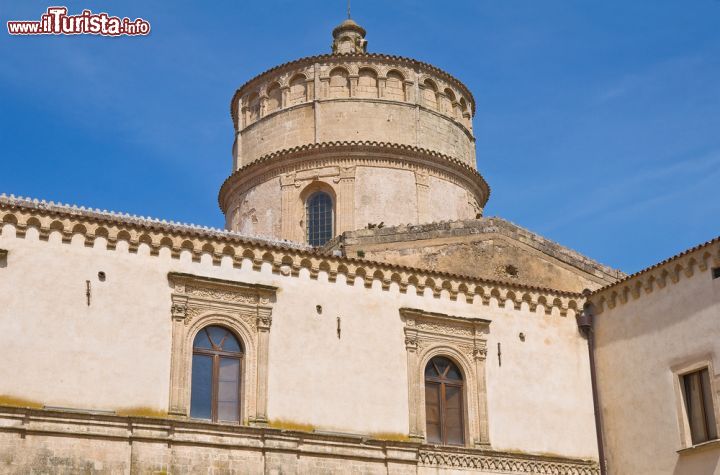 Immagine Particolare della chiesa benedettina di San Michele Arcangelo a Montescaglioso - © Mi.Ti. / Shutterstock.com