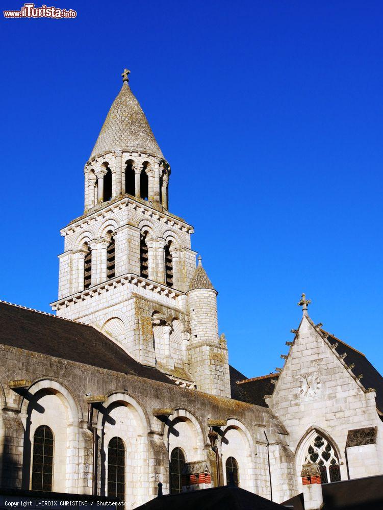 Immagine Particolare della chiesa romanica di Notre Dame la Grande a Poitiers, Francia - © LACROIX CHRISTINE / Shutterstock.com