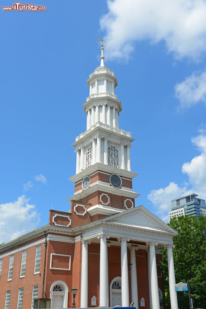 Immagine Particolare della First Church Of Christ nel centro di Hartford, Connecticut, USA. In stile coloniale, questa chiesa è stata ultimata nel 1909, un anno dopo la posa della prima pietra.