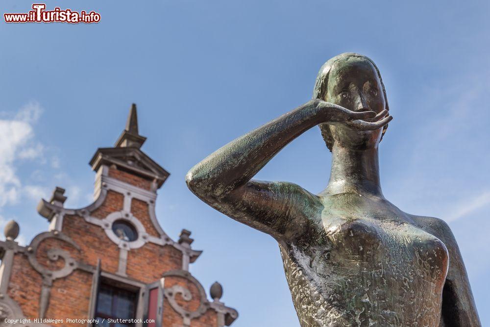 Immagine Particolare della statua di Mariken van Nieumeghen nella piazza centrale di Nijmegen, Olanda - © HildaWeges Photography / Shutterstock.com