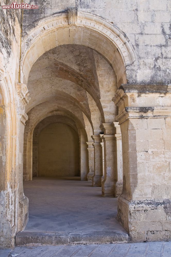 Immagine Particolare delle arcate di San Giorgio a Melpignano