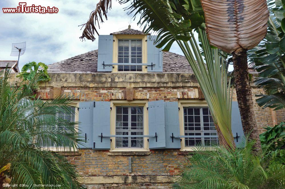 Immagine Particolare di un edificio al Nelson's Dockyard National Park di Antigua e Barbuda, Caraibi - © EQRoy / Shutterstock.com