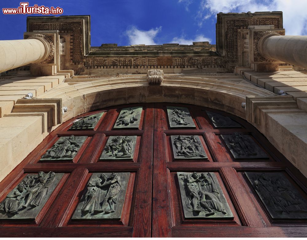 Immagine Particolare di un portale di una chiesa nel centro storico di Chiaramonte Gulfi