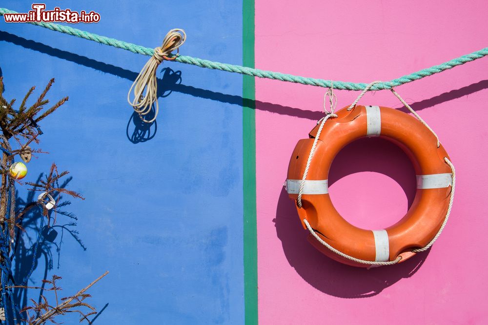 Immagine Particolare di una casa di pescatore sulla costa di Vada in Toscana.