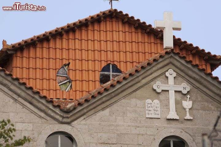 Immagine Dettaglio di una chiesa a Lemnos, Grecia - Particolare architettonico e decorazioni di un edificio religioso sull'isola greca di Lemnos  © Gergana Encheva / Shutterstock.com