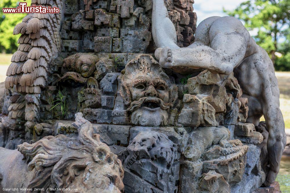 Immagine Particolare di una scultura nel parco del castello Seehof a Bamberga, Germania - © Andreas Zerndl / Shutterstock.com