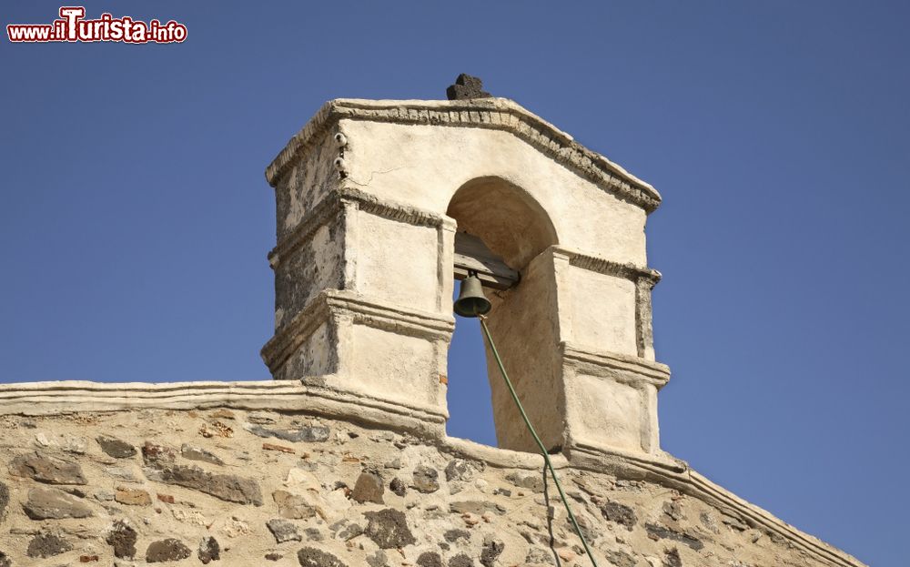 Immagine Particolare di una torre campanaria nella città di Orosei, Sardegna.