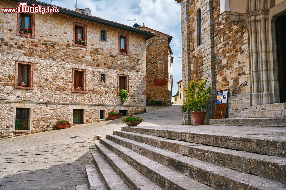 Immagine Passeggiata nel centro storico del borgo di Castellina in Chianti in Toscana