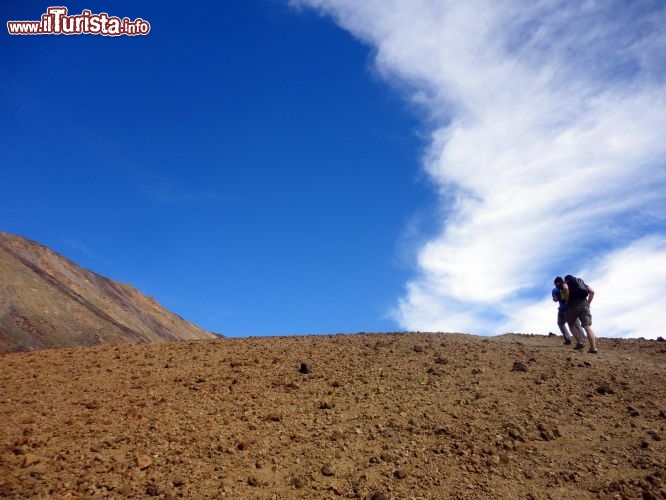 Immagine Il Parco Nazionale del Teide (Tenerife) è attraversato da una fitta rete di sentieri da trekking adatti a tutti.