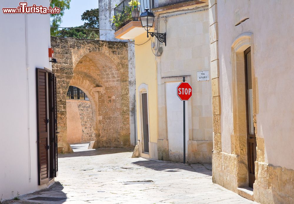 Immagine Passeggiata tra le stradine del cuore di Sternatia in Salento (Puglia).