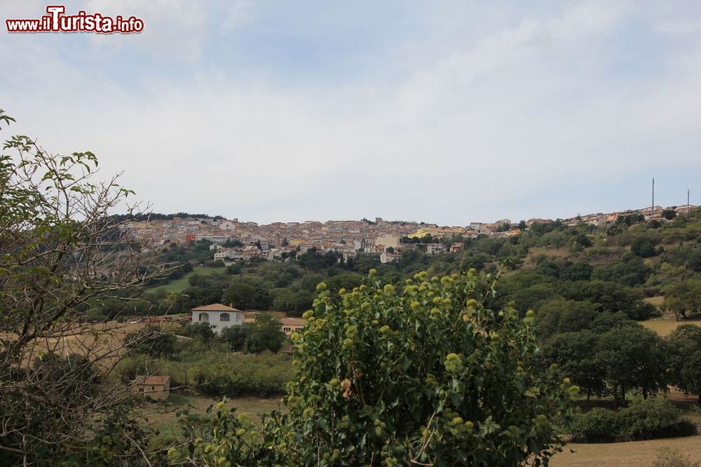 Immagine Pattada Panorama della cittadina della Sardegna, famosa per i suoli Coltelli - © Gianni Careddu, CC BY-SA 4.0, Wikipedia