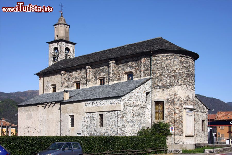 Immagine Pettenasco la chiesa Parrocchiale dei Santi Audenzio e Caterina - © Alessandro Vecchi - CC BY-SA 3.0, Wikipedia