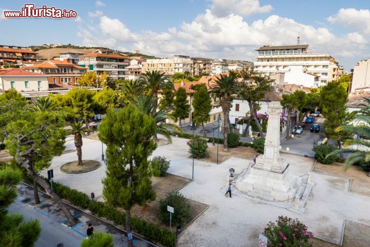 Immagine La piazza centrale di San Benedetto sul Tronto - © Oscity / Shutterstock.com
