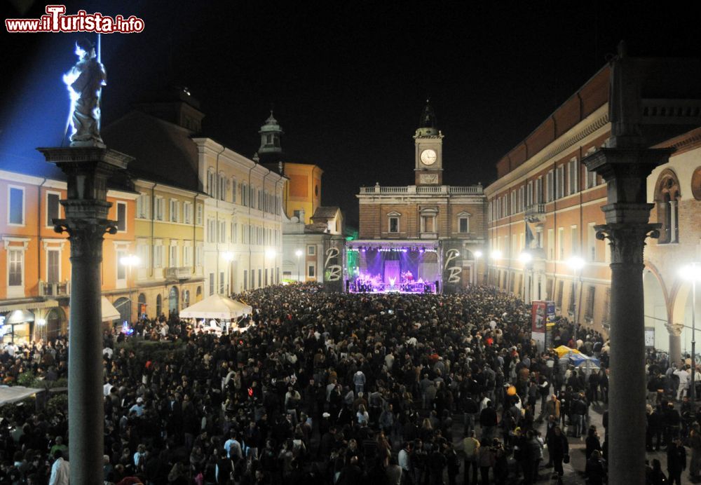 Immagine Piazza del popolo a Ravenna in occasione della Notte d'Oro - © www.nottedoro.it