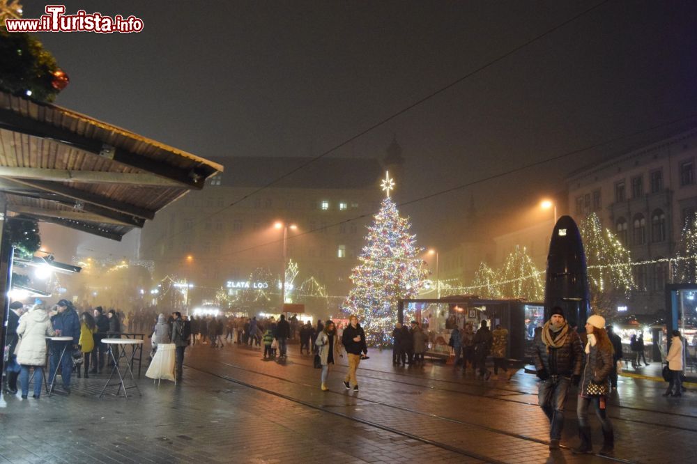 Immagine Piazza della Liberta durante l'Avvento a Brno in Moravia