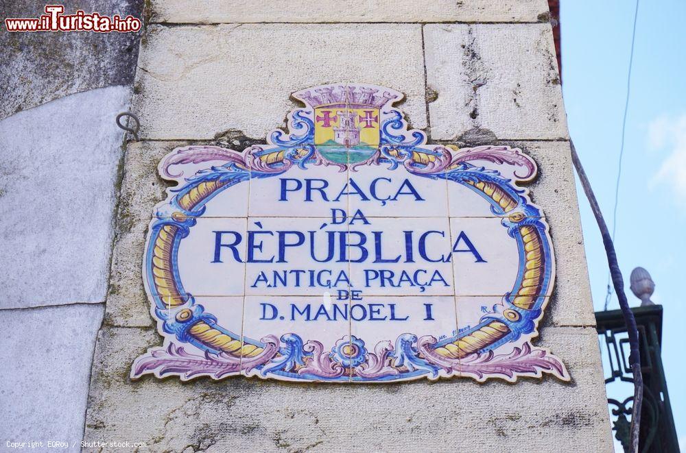 Immagine Piazza della Repubblica (prima piazza di Manuele I) a Tomar, Portogallo - © EQRoy / Shutterstock.com
