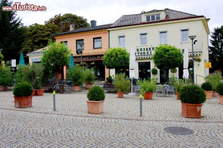 Immagine Piazza a Bad Sauerbrunn nel Burgenland in Austria - © Bad Sauerbrunn / Shutterstock.com