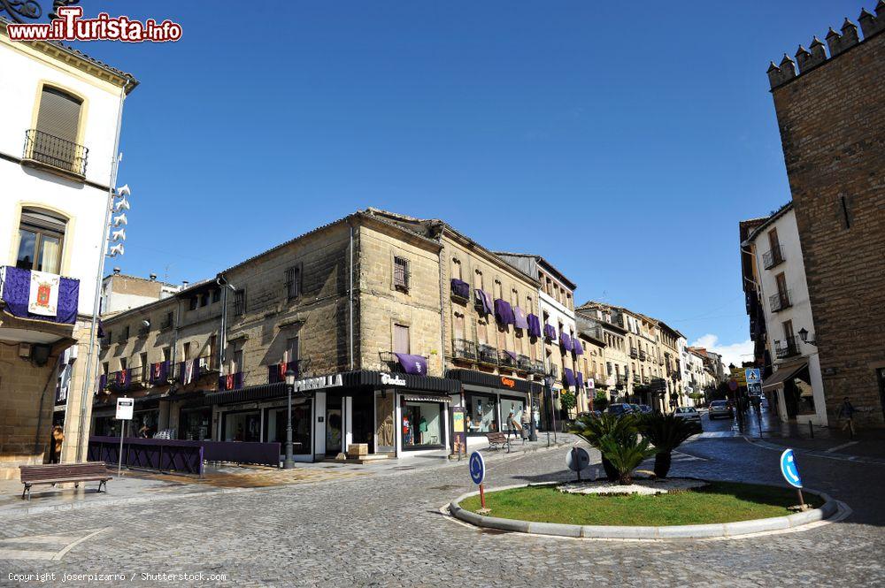 Immagine Piazza di Spagna a Baeza, Andalusia - © joserpizarro / Shutterstock.com