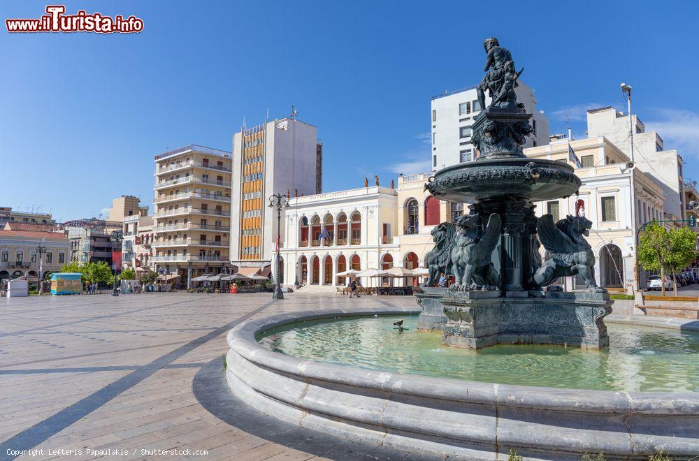 Immagine Piazza Georgiou I° (Plateia Vasileos Georgiou) a Patrasso, Grecia. Principale piazza della città, deve il suo nome a re Giorgio  - © Lefteris Papaulakis / Shutterstock.com